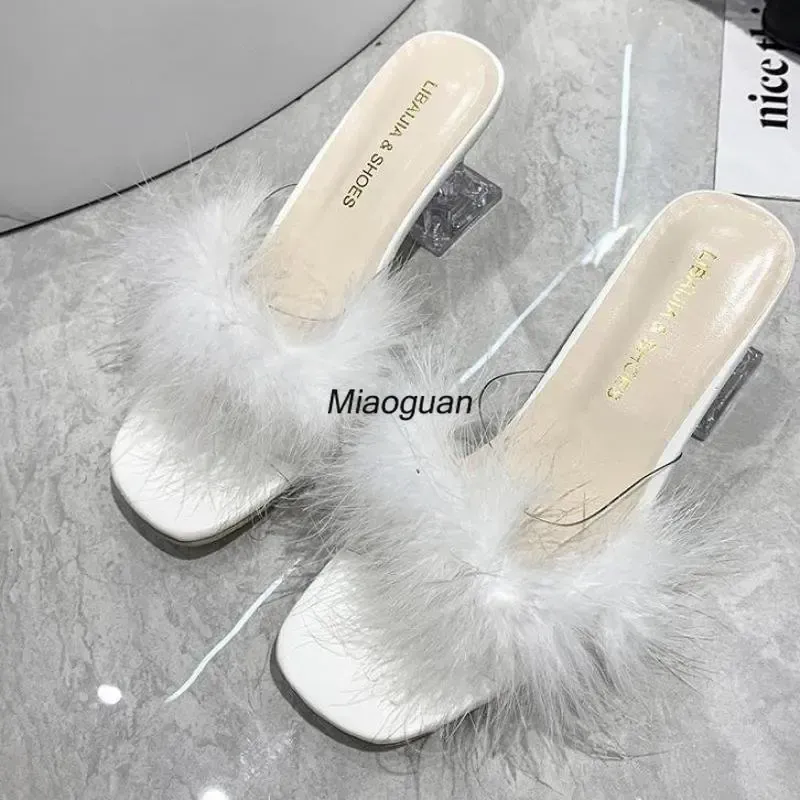 Slippers New Summer Summer Gluffy Peep Toe Sexy High Heels Sapatos Sapateiros Palas de Formada Moda Moda Slip em 2023 Designer Lady Indoor House Slippers