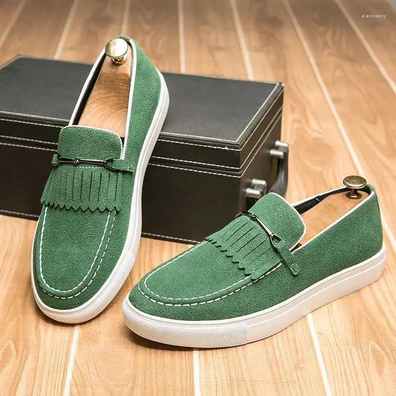 Scarpe casual Mocassini estivi con nappe da uomo Sneaker alla moda in pelle scamosciata Appartamenti da lavoro Slip On Driving