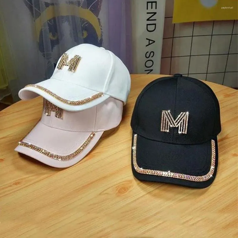 Bollmössor Apparel Accessories Baseball Hat Letter M Korean Style Sun Visor Bling Rhinestones Women Cap justerbar toppade