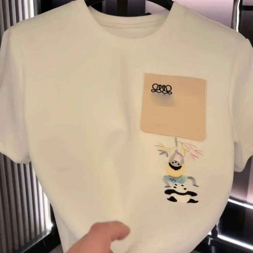 pendlare kvinnor t shirt designer t skjortor kvinnor sommar mode kort ärm lätt lyxig grafisk tee lösa smala broderade korta ärmstoppar två färg