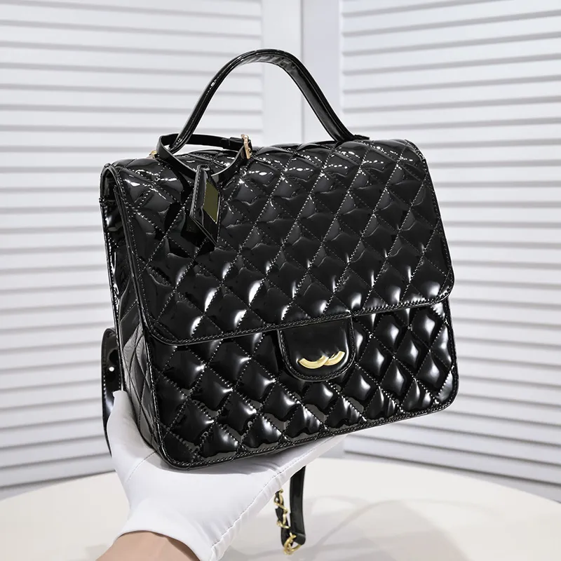 22F/W Black Patent Leather Classic Flap Backpack Bags Top Handle Totes With Gold Badge Matelasse Chain Shoulder Briefcase Outdoor Trends Luxury Designer Pocket 25CM