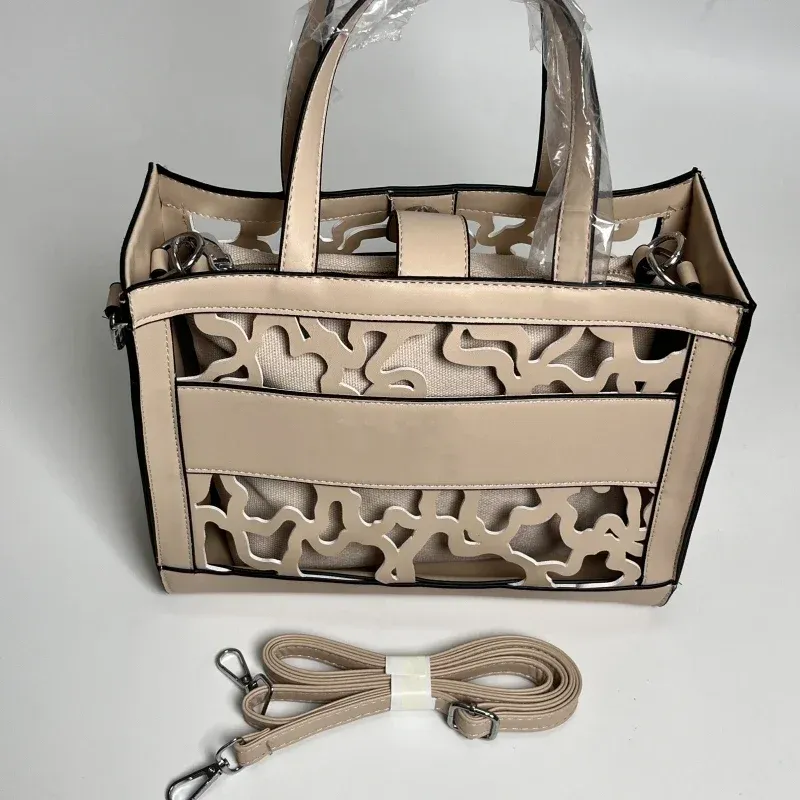 Mode Square Handtas Hollow Out for Dames Tote Tassen PU Leer Larg Capaciteit Zakken met canvas binnenzaktrendontwerp