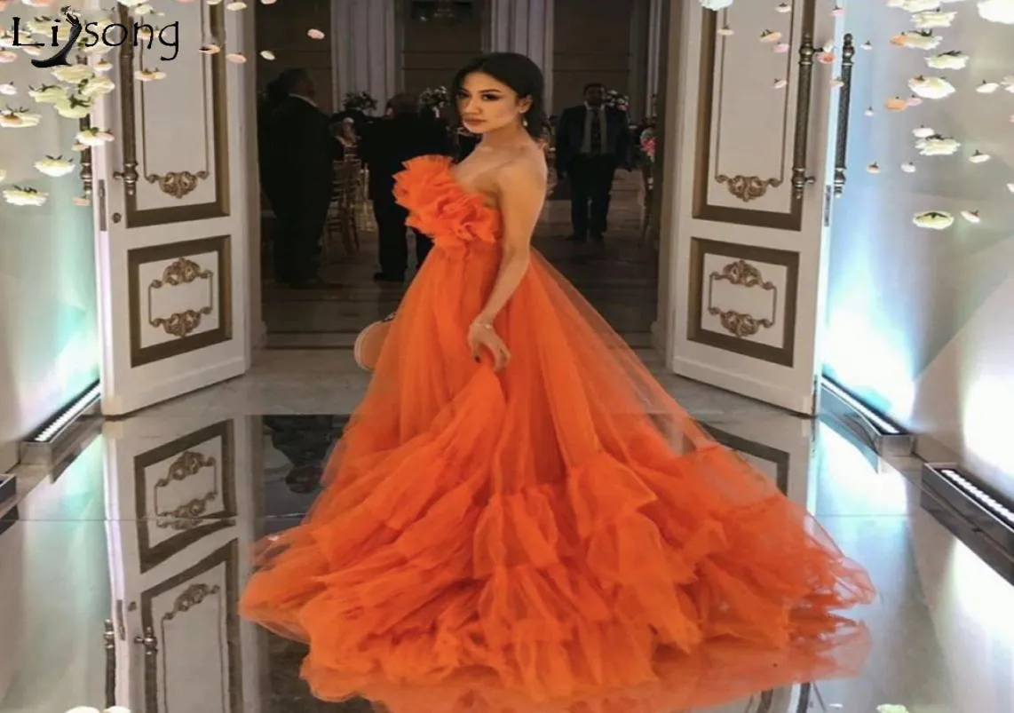 オレンジAラインの長いイブニングドレス2021フリルのチュールストラップレスプロムドレスベスティドスデフィエスタカスタムメイドパーティーナイトガウン7143952