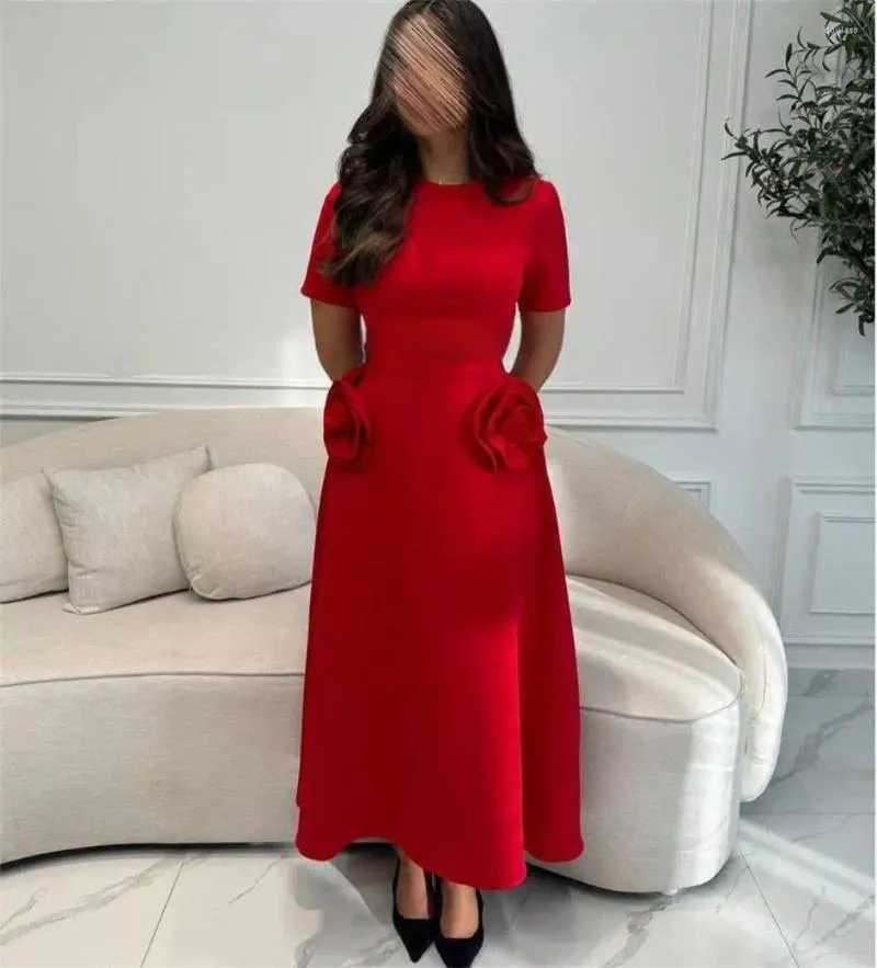 Sukienki imprezowe vintage czerwone krótkie rękawy Prom o nokół wieczorne kwiaty satynowe kostki formalne