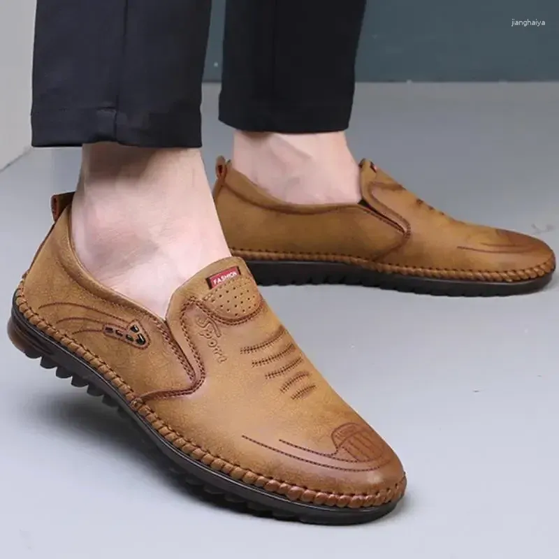 Casual skor för män pu läder loafers klassiska andningsbara fasta färger mjuka lägenheter sykomfort mode glid på