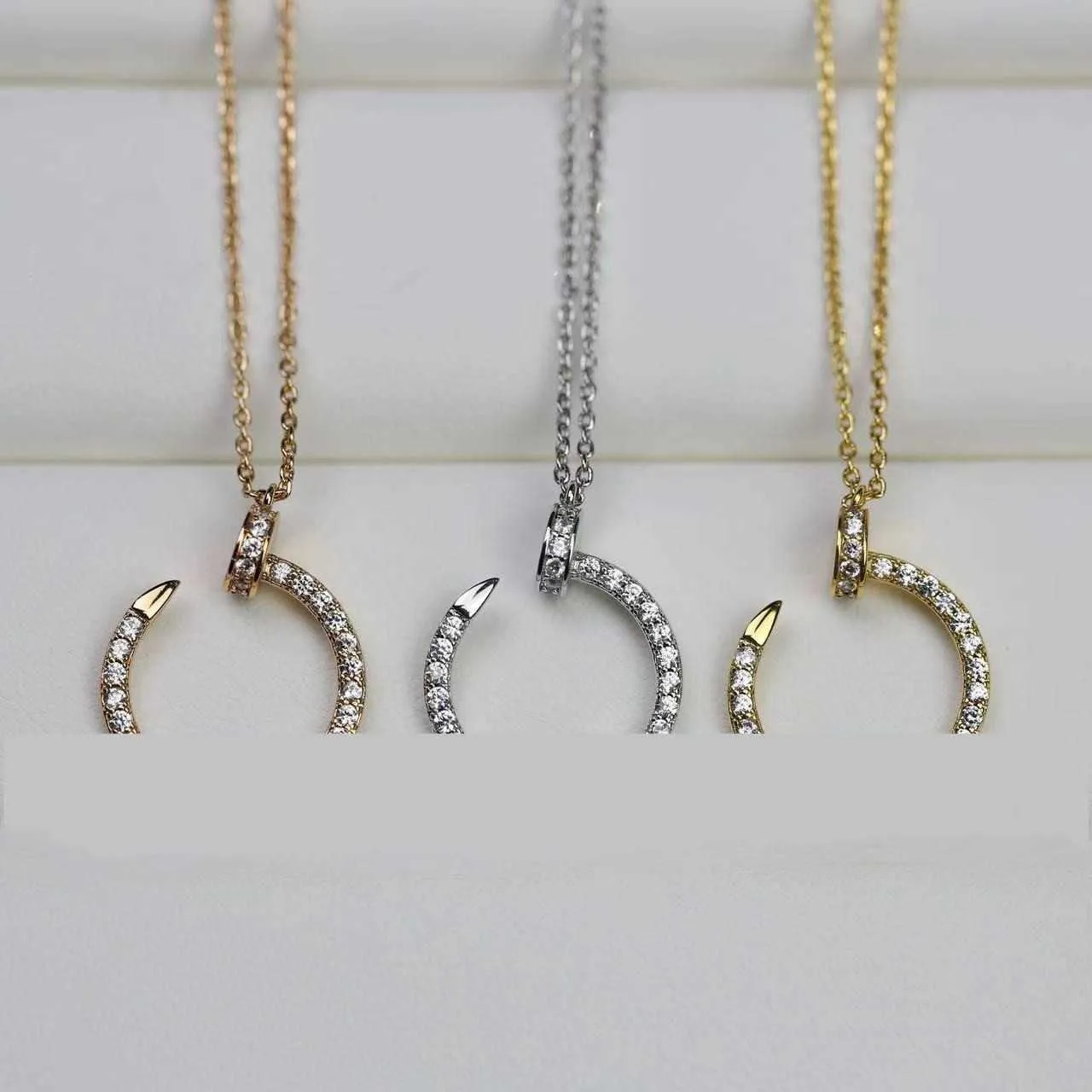 Brand Original Gold Carter Nail Necklace Plated with Rose Able and Versatile Diamond Inlaid Collar Chain