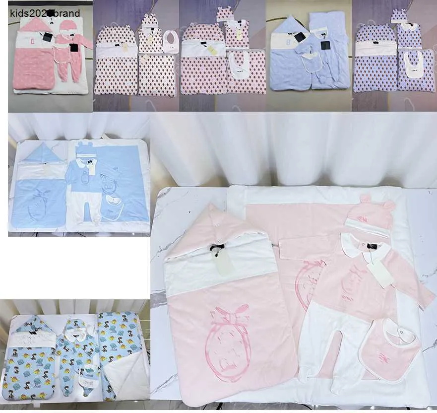 Nya nyfödda jumpsuits Småbarnskläder Storlek 52-80 cm Baby Five Piece Set Bodysuit Hat Bibbe Filt omfamnar en täcke 24mar