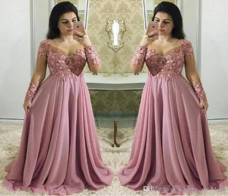 Плюс размер Великолепные пыльно-розовые платья для выпускного вечера с длинными рукавами Прозрачная шея с драгоценными камнями Аппликация Кружева ручной работы 3D Цветы Вечернее платье Вечернее Go8962610