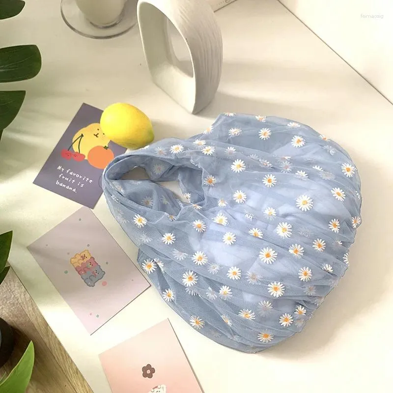 Totes 2024 Printemps Femmes Petit fourre-tout transparent Sac en tissu en maille Daisy Broderie Sac à main de haute qualité Eco Fruit Purse pour les filles