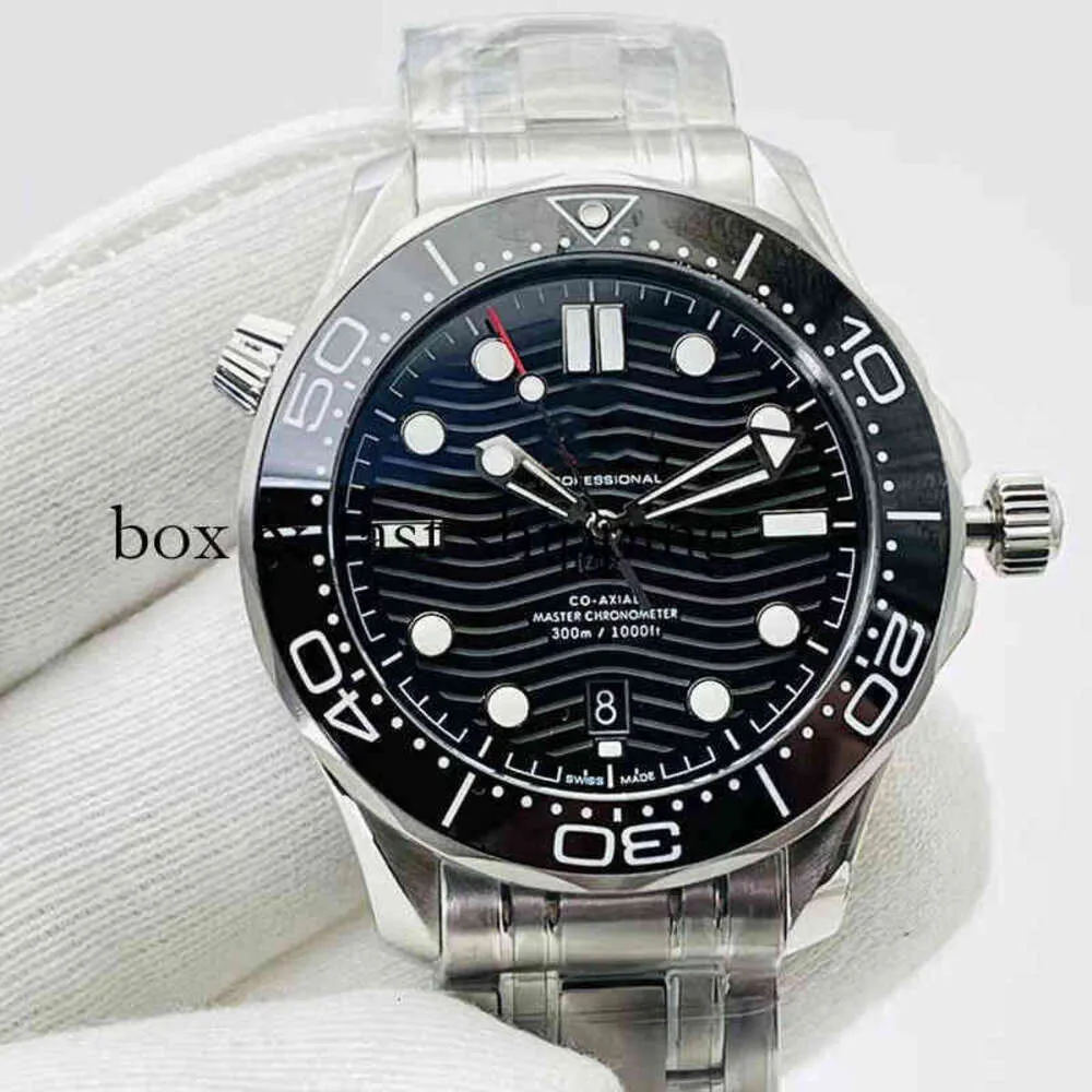 Modne zegarki męskie Montre Diamond Ruch Luksusowy projektant Watch Women's Men's YC09 Montredelu 498