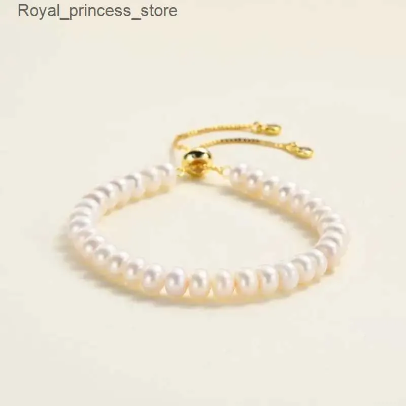 Urok Bracelets Hengsheng Copper łańcuch naturalny biały biała perłowe koraliki chlebowe moda prosta i wykwintna biżuteria odpowiednia do damskiej codziennej prezenty Q240321