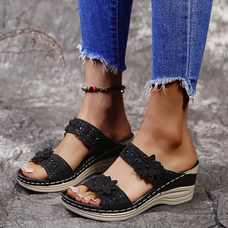 Sandalen Damen Chunky Heels Sommer Peep Toe Strand Blumen Mode Keile Schuhe Einfarbig Atmungsaktive Slip-On Für Frauen