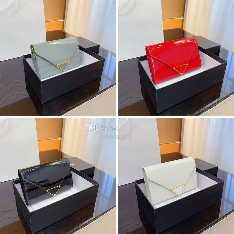 Mini bolsos de charol de moda Diseñador de lujo Bolsos cruzados para mujer Correa de hombro con cadena extraíble Iluminada Elegante Tamaños mejorados 20 * 4 * 13 cm