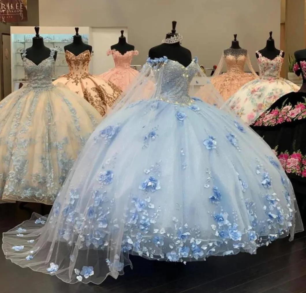 2021 Abiti Quinceanera azzurri sexy Fiori Abito da ballo con spalle scoperte Applicazioni in pizzo 3D Perline di cristallo floreali Maniche lunghe Dolce 1331621