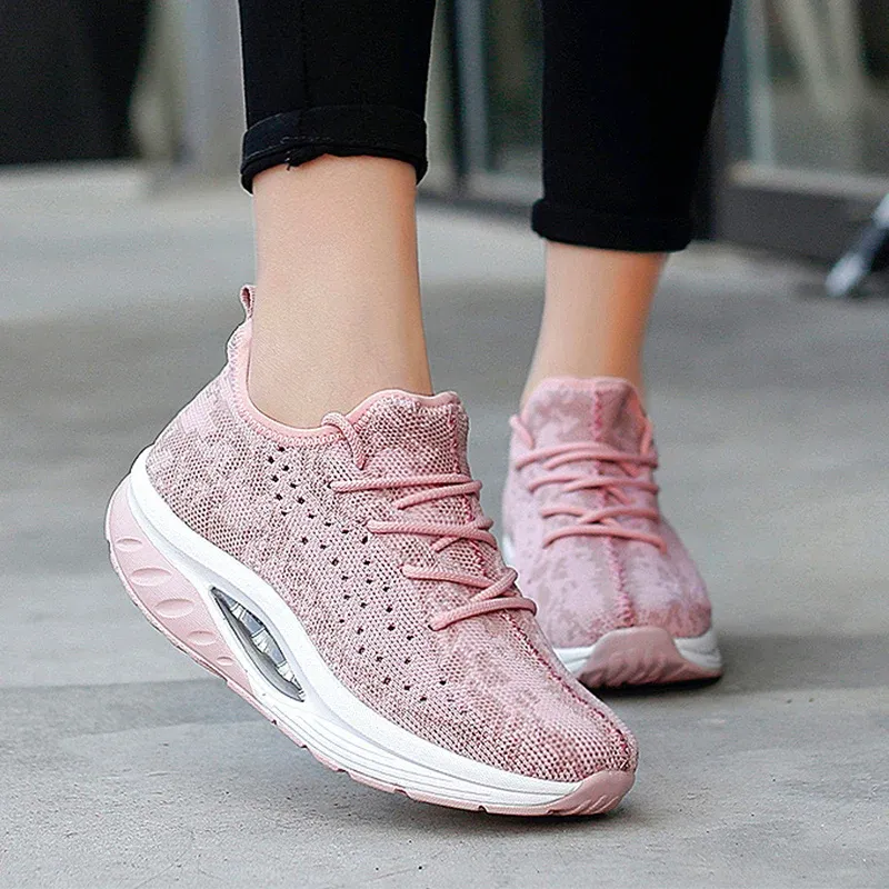 Skor Spring New High Quali Women Vulcanized Shoes For Women Breattable Light Big Sneakers Air Cushion Nonslip Shoes Woman Woman