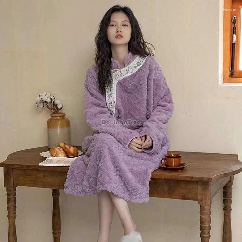 Ubranie etniczne 2024 haft chiński w stylu narodowym piżamą Kobiety koralowe aksamitne koszulki nocne z długim rękawem gruba jesienna zima luźna odzież domowa