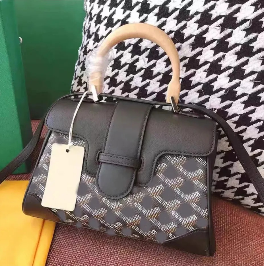 2024 Kvinna trä Saigons väskor Designer Bag crossbody axelväskor trä lyxhandväska liten telefon handväska korskropptryck bokstäver 5a högkvalitativ dhgate