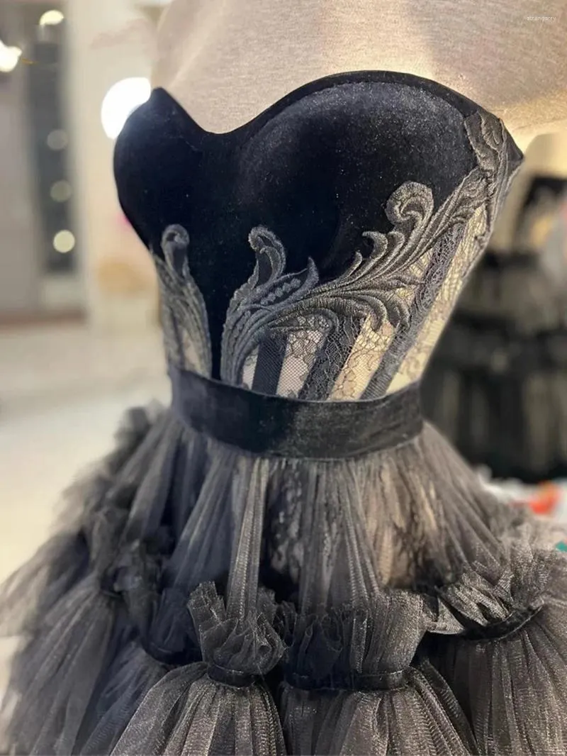 Abiti da passerella Little Black Short Homecoming Lace Bonong esposto Mini abiti da ballo per feste Gonna tutu in tulle Abiti da laurea gotici