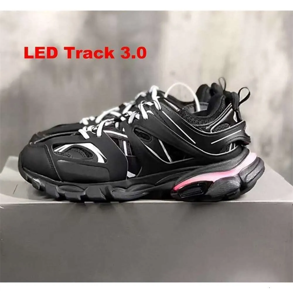 Fabryka Direct Sale Sukiety Buty LED Track 3 3.0 Butów mężczyzn Kobiety Sneakers Triple Białe różowe różowe pomarańczowe żółte zielone tess.s. Gomma Sneaker Tracks Sports