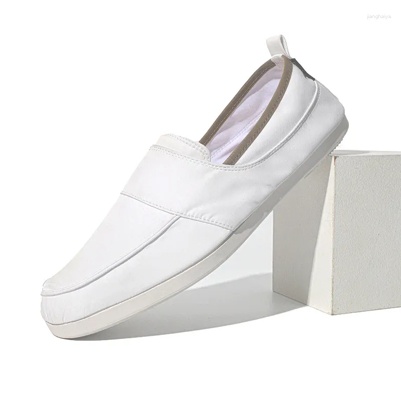 Casual schoenen 2024 Heren platte loafers Slip op witte mode licht ademend canvas wandelen voor flats rijden