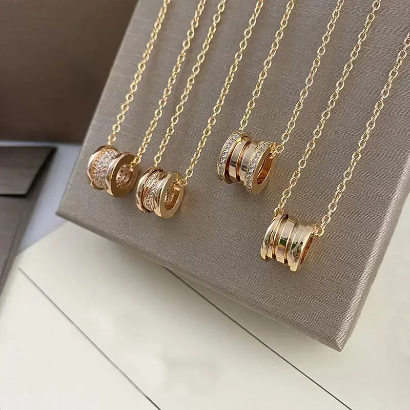 Luxury brand necklace designer for women fashionable new titanium steel pendant necklace high-quality 18k gold necklaces