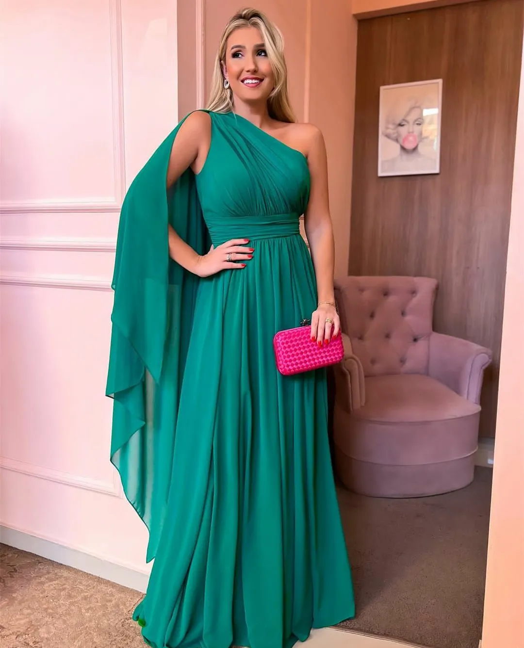 Elegant Long Green Chiffon Plissee Abendkleider mit Umhang A-Linie ein Schulterbodenboden Reißverschluss Rückenabschlussabschlussball für Frauen