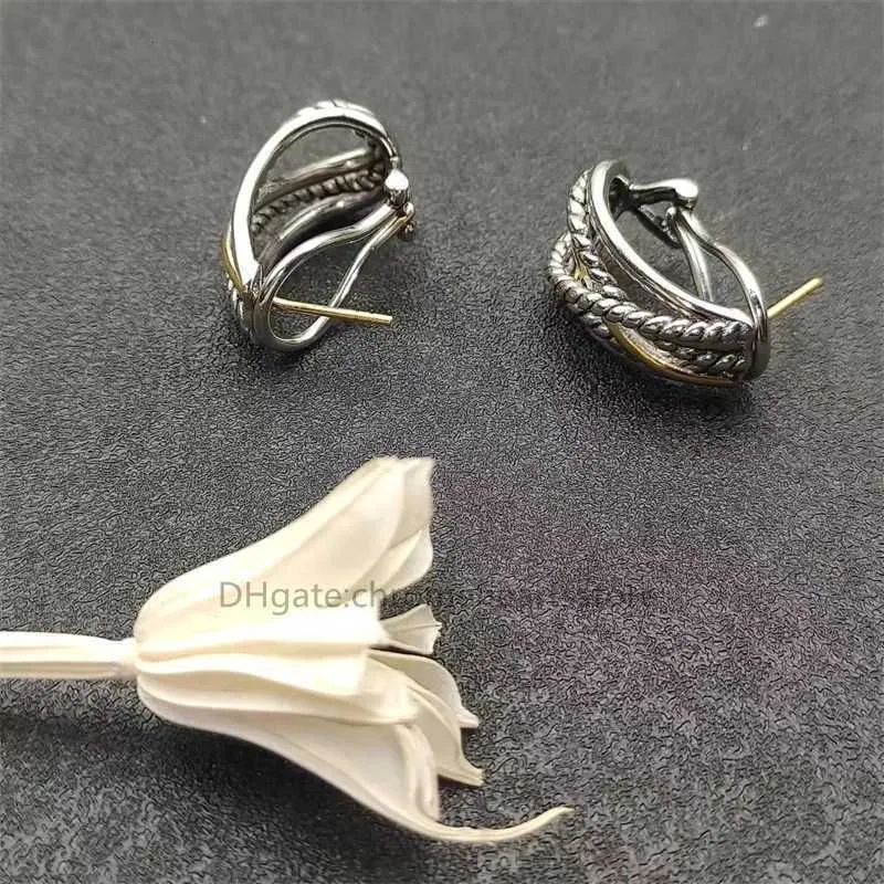 Boucles d'oreilles design Hiphop Punk Metal Twist Stud Boucle d'oreille pour femmes Goutte d'eau Boule Or Argent Couleur Femelle Ficelle Oreille Bijoux De Luxe Cadeau Brincos Trendy orecchini VKAG