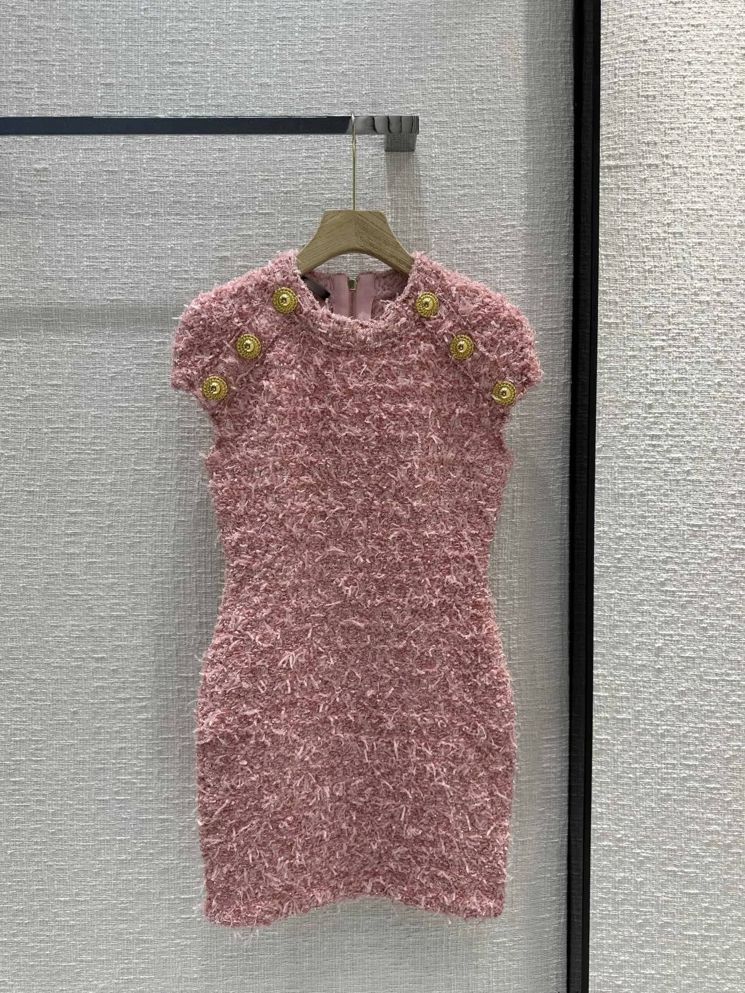 2024 Kvinnor Runway Dress Fashionable Early Spring Dress, långärmad avslappnad strandklänning, födelsedagsklänning Kvinnors lekfulla klänning