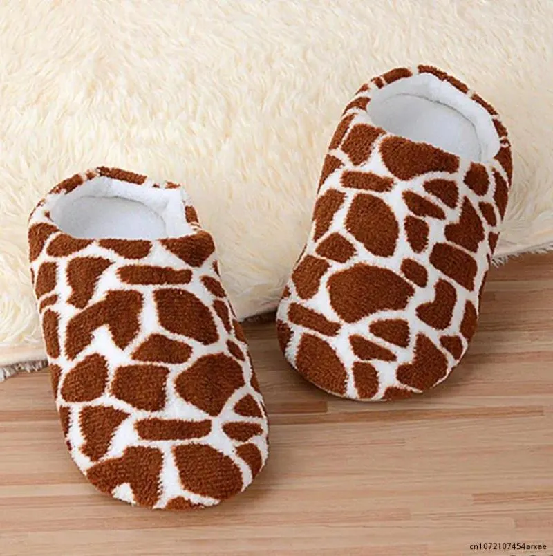 Chinelos Girafa Vaca Padrão Mulheres Coral Fluffy Velvet Quarto para Casal Feminino Pelúcia Homewear Sapatos Interiores Inverno