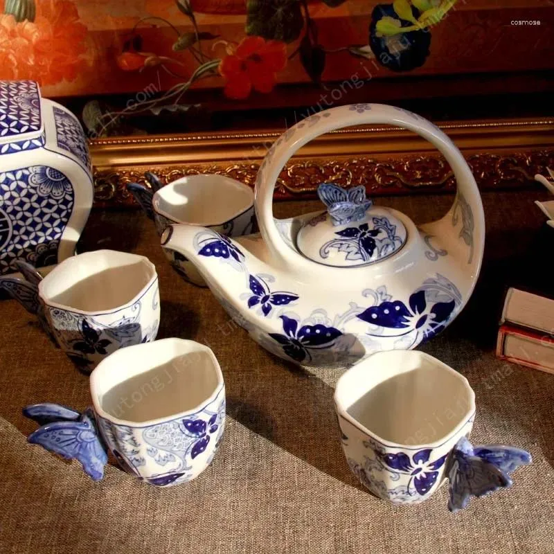 Ensembles de décoration de mariage de thé Jingdezhen Blue et blanc Porcelaine Butterfly Love Four-personne