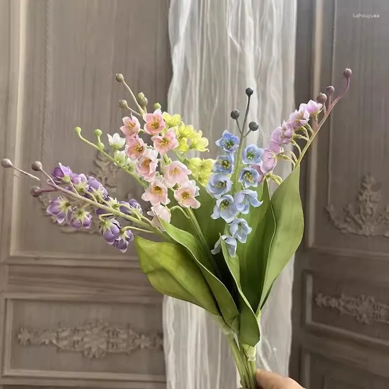 Dekorativa blommor Lily of the Valley Artificial Creative Fake Dried FlowersSilk Cloth Flower Plant Home Wedding Decor Silk Silk Silk