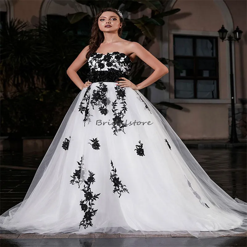 Sweetheart A Line Bohemian Wedding Dress Chic Applique Lace Black White Perfect For Brides Weddings From Bridalstore 115.23 DHgate.Com