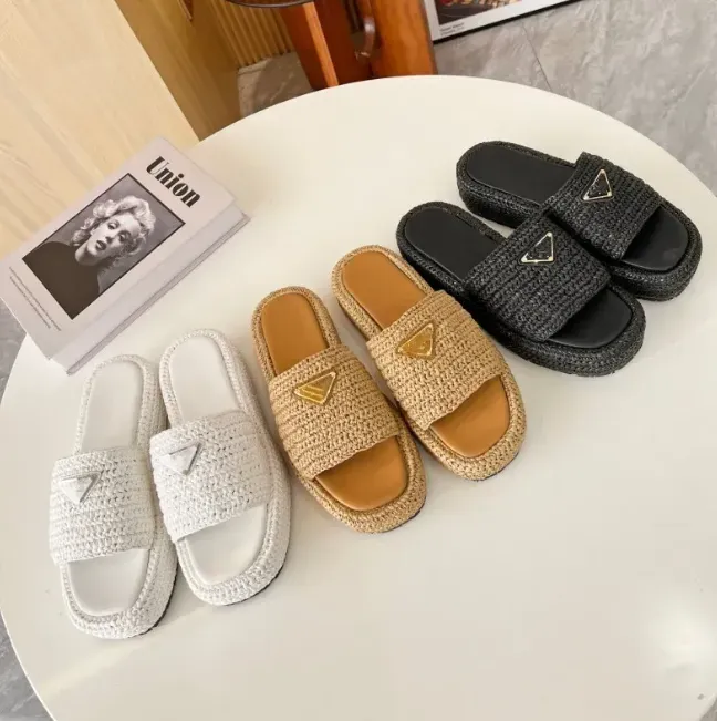 New Women Platform Slippers Raffia Sandália de palha fez a Itália Triangle Buckle Mules Bottom Bottom Ladies Saltos Slides bege preto branco