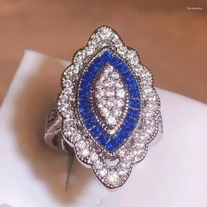 Pierścienie klastra moda luksusowy niebieski topaz zaręczynowy pierścionek biżuterii 925 pieczęć pełny diament cyrkon na prezent na imprezę