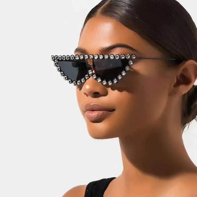 Солнцезащитные очки Ретро Роскошные солнцезащитные очки Cateye с кристаллами и бриллиантами для женщин Бренд-дизайнер Черно-розовая оправа Солнцезащитные очки «кошачий глаз» Сверкающие J240322