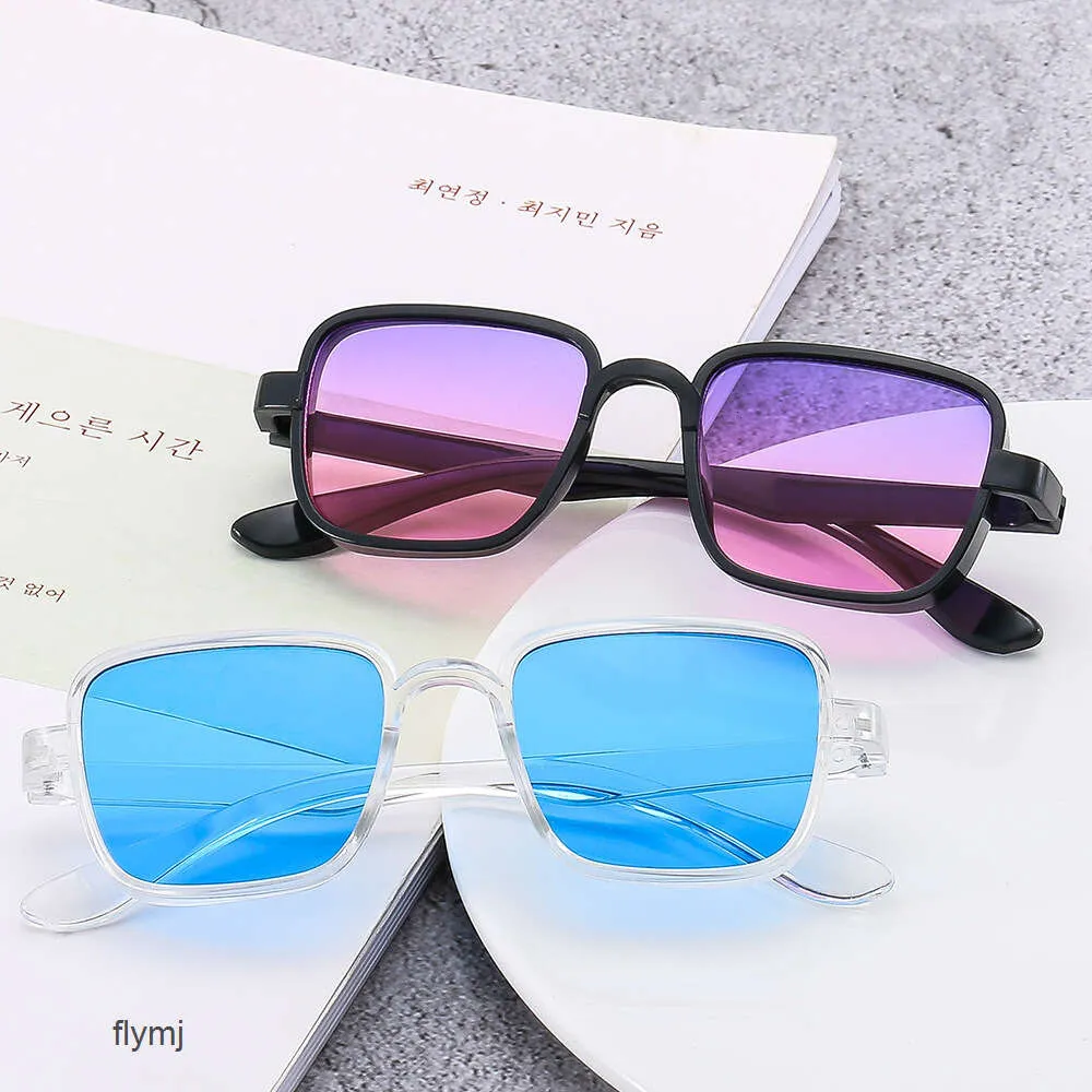 2 pcs Mode Designer de luxe 2023 Été Lunettes de soleil pour enfants Hip Hop Street Photo Instagram Style Boîte résistante aux UV Lunettes de soleil