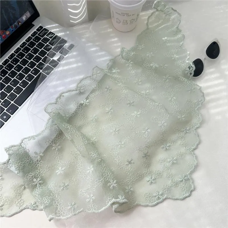 Foulards brodés Wrap Châle Triangle Dentelle Cheveux Tête Foulard Bandeau Crochet Fleur Cou Creux