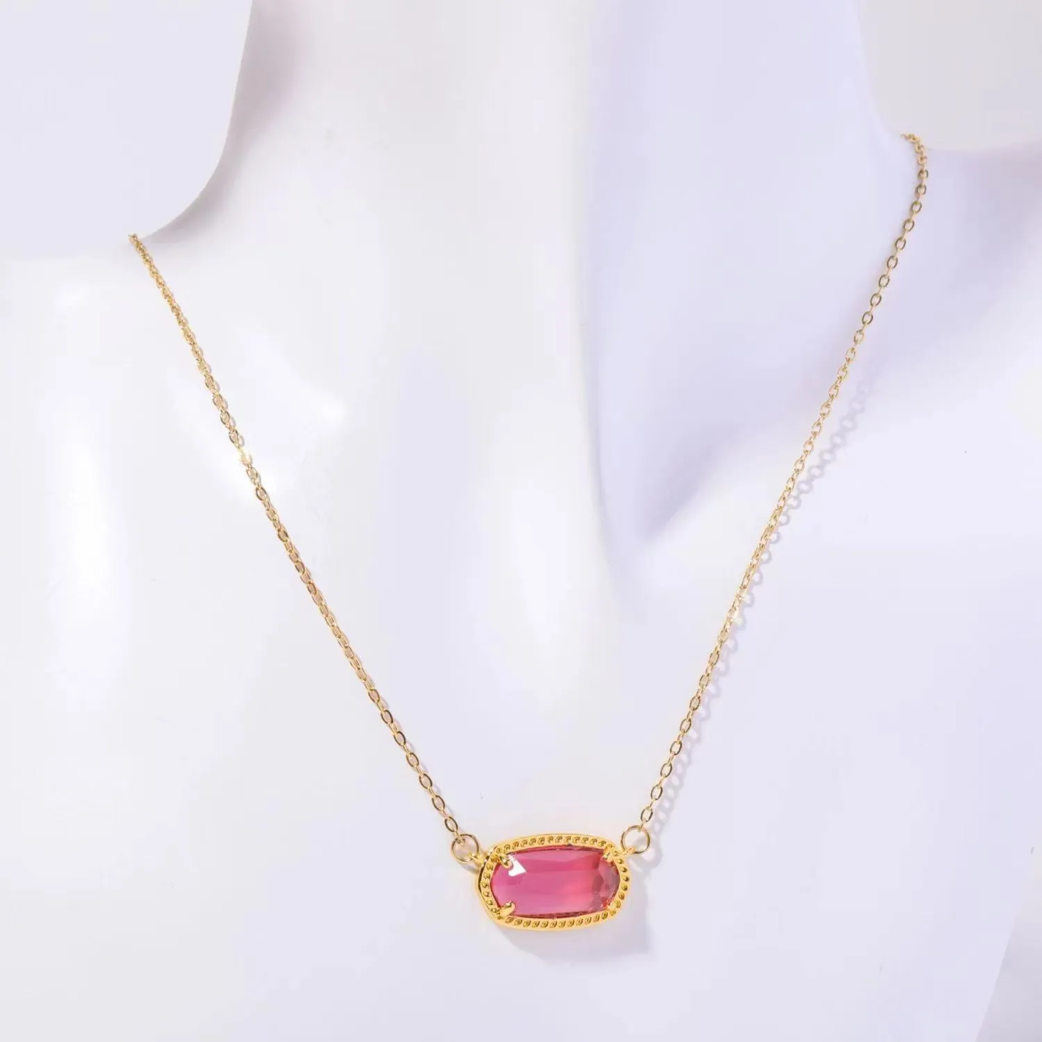 2024 Nuevo collar de diseño K/S Collar con colgante de piedra natural Collar de cristal chapado en oro Señoras de lujo ligero de alta calidad