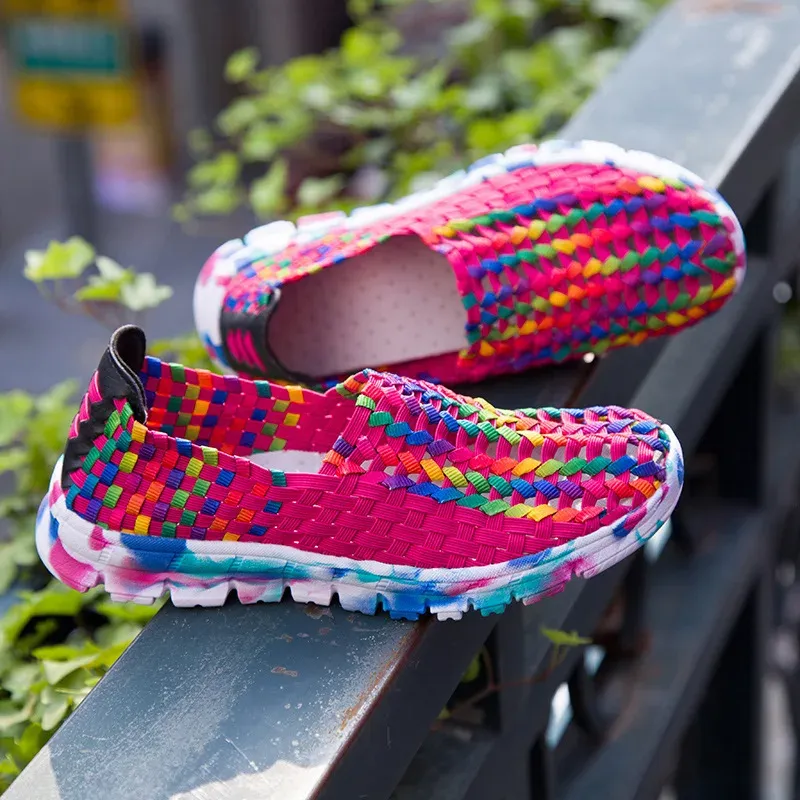 Lägenheter 2019 Nya kvinnor skor Summer Flat Female Loafers Women Casual Flats Woven Shoes Sneakers Slip On Colorful Shoe Mujer Plus Size 41