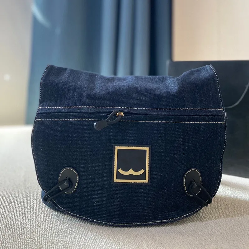 Große Kapazität, neutrale klassische Denim-Bule-Umhängetasche, klassische Klappe, mehrere Taschen, verstellbare Denim-Träger, Vintage- und Struktur-Umhängetasche, 31 x 25 cm