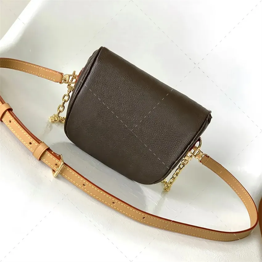 10A Mirror Quality Designer Mini Bumbag midja 17 cm crossbody väska bröstväska med låda LL1004C1