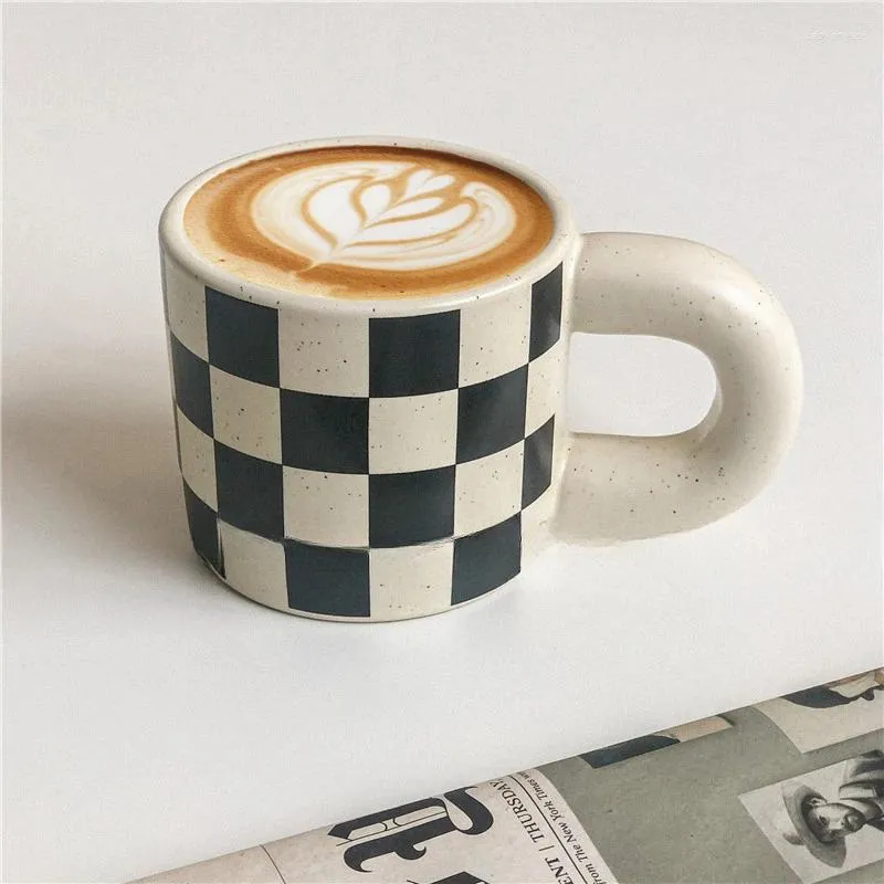 Verres à vin en damier noir et blanc, tasse à café haut de gamme, tasse à encre en céramique à pois pour Couple