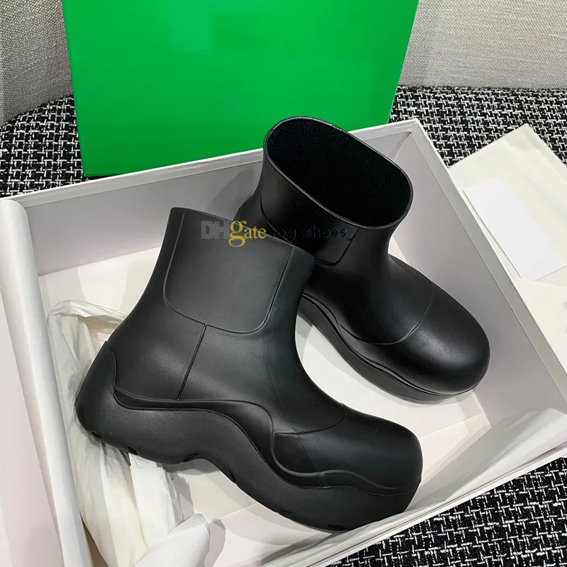 Stivali da pioggia firmati Donna Punta tonda Impermeabile caldo Caviglia Botas Donna Inverno Colore caramella Stivali da neve di marca Scarpe con plateau