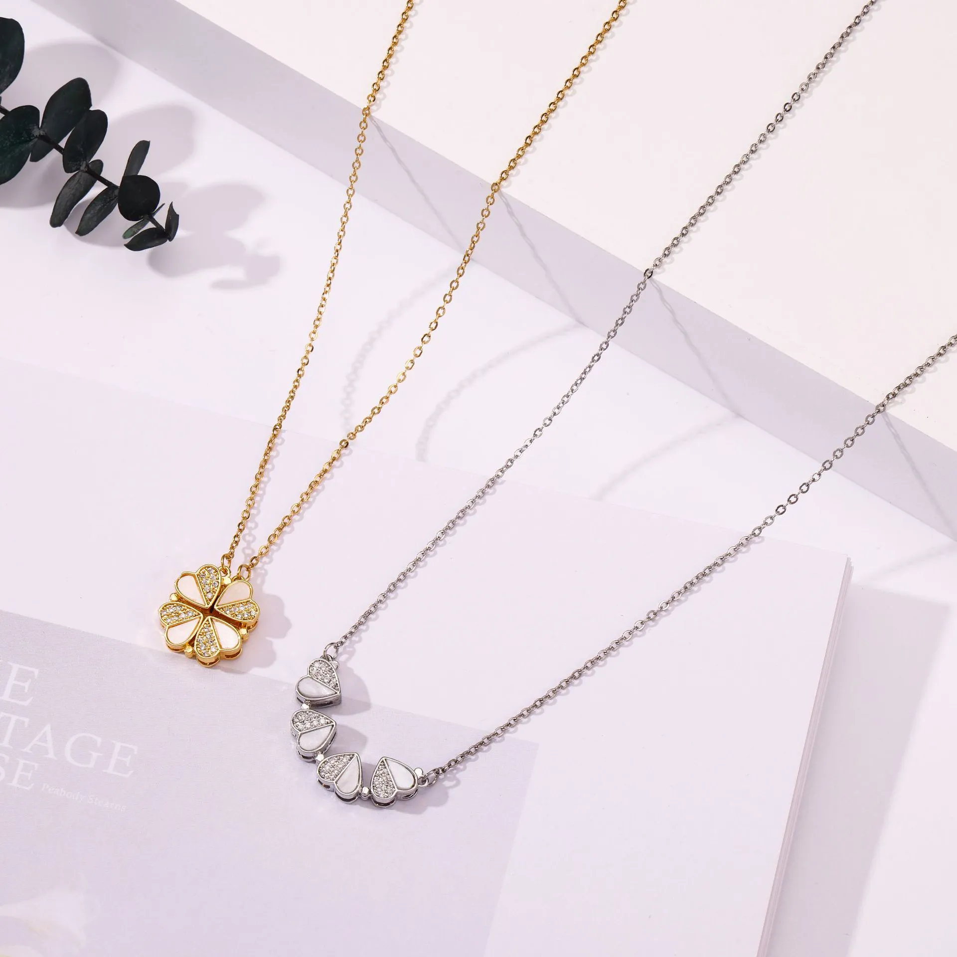 All-match Dual-Wear Flower Necklace Light Luxury Minority Advanced Design Magnetic Pendant Titanium Steel Clavicle Chain