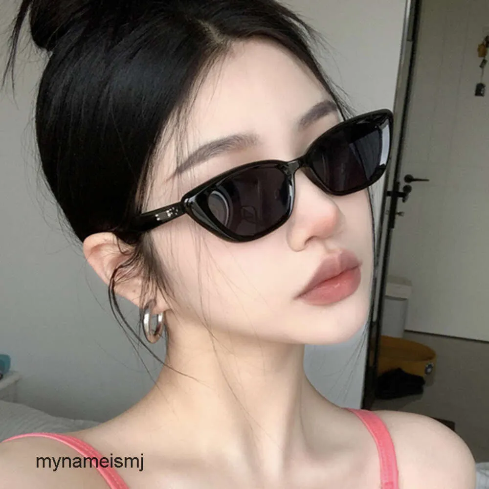 2 pcs Fashion luxury designer Triangle cat eye sunglasses Mi Ding2023 new sunglasses small frame internet celebrity photo sunglasses sunglasses