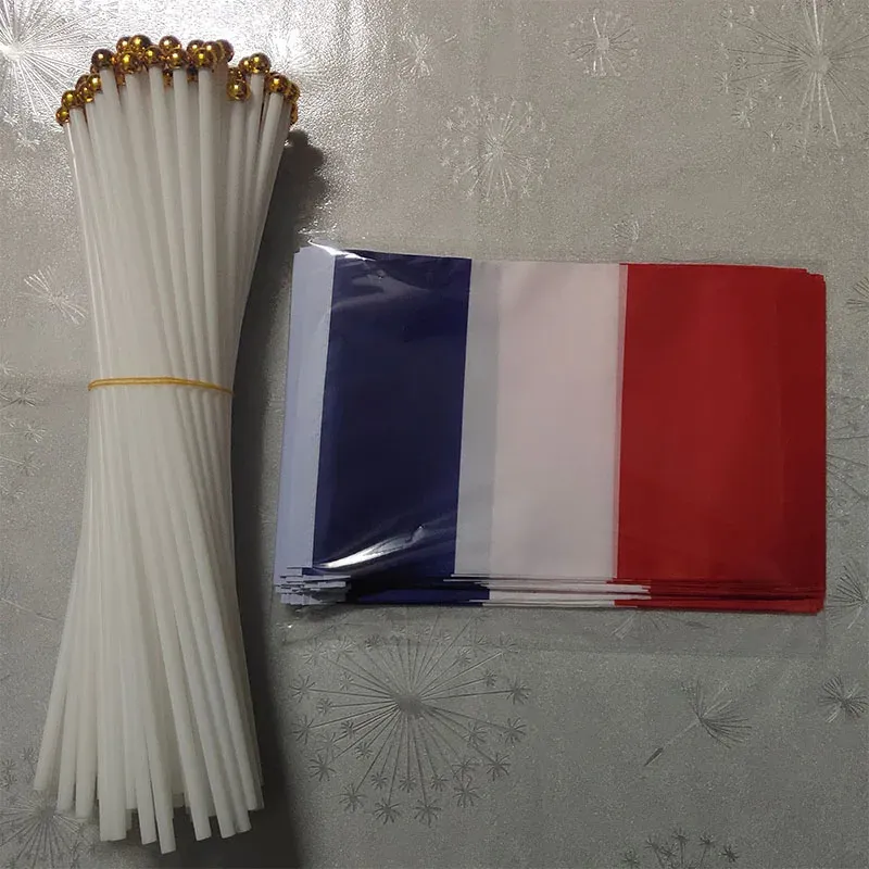 Accessoires KAFNIK, 50 pièces le petit drapeau français 14*21CM drapeau de France le drapeau National à la main avec drapeau de remise de poteau