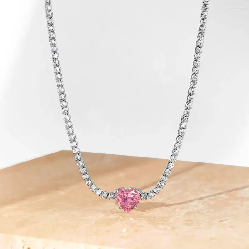 Chaînes Karachi Collier de luxe léger japonais et coréen avec haute qualité 8A Zircon incrusté de fleurs coupées à la mode