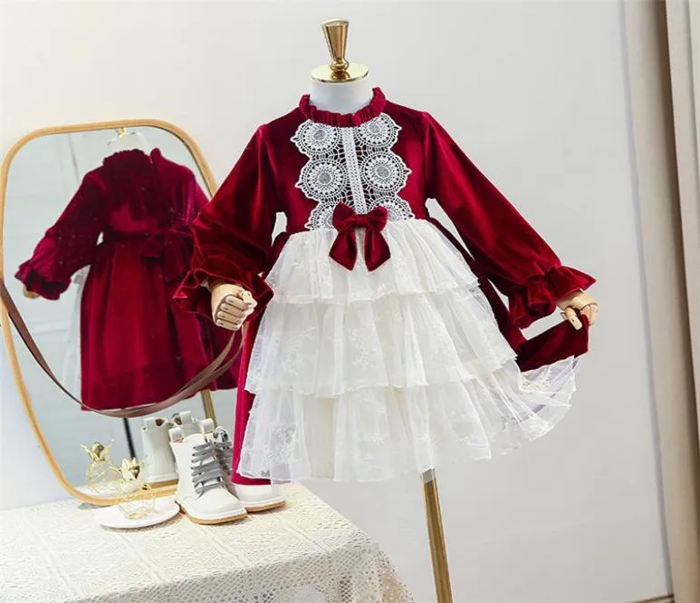 فتيات حلوات عيد الميلاد Pleuche Princess Dress Winter Winter Collar Twist Sleeve Velvet Dress Lolita Kids Lace Party Dres6129019