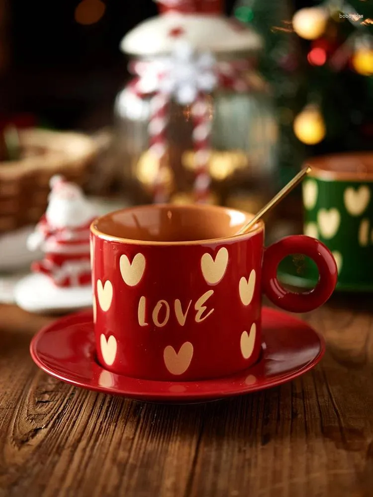 Tasses Soucoupes 250ml Tasse En Forme D'amour Grande Capacité Haute Beauté Créative En Céramique Couple Tasse Avec Cuillère Vintage Café Cadeau De Fête De Noël