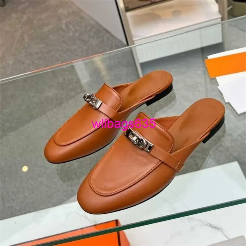 Mules Sandals Half Head Mandinons en cuir Slippers et American Mandons à moitié pantoufles CKA O IRV Polvyle Home Fashion Highend Classi Have Logo HB3F8I